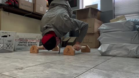 Mid-Work Handstand Pushup Set - Everywhere is Your Gym
