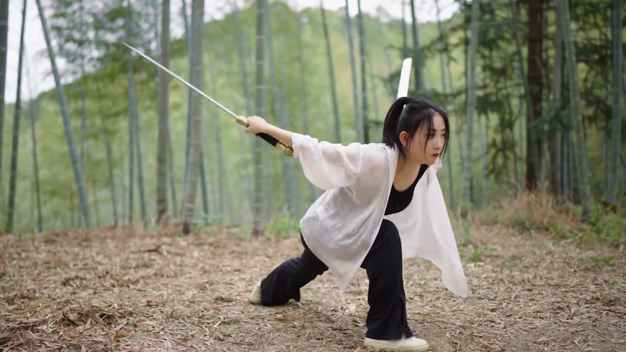 I have two blades—one is called Embroidered Winter, and the other Spring Thunder.