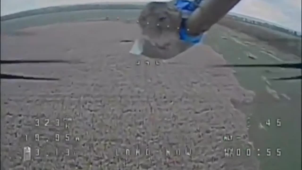 🛸🔴 Ukraine Russia War | RU POV: FPV Drone Carrying 'Extra' Payload, Possibly Explosives | RCF