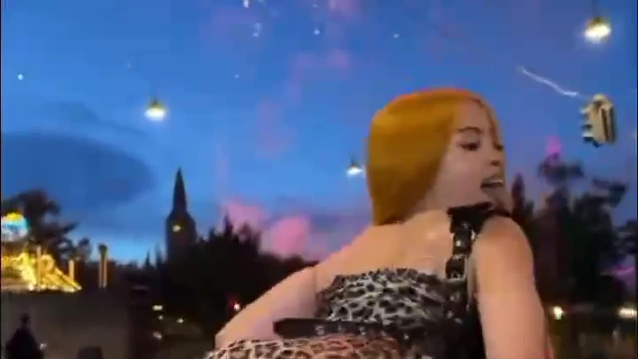 Big Booty Spreading, Clapping & Twerking w/ Sound.