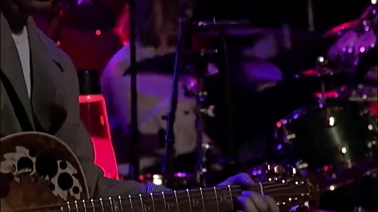 Alice In Chains - Down in a Hole (Unplugged)