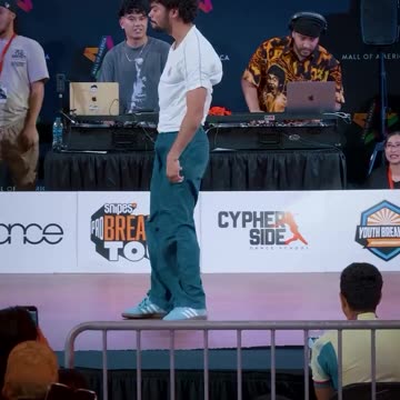 introducing powermoves to that Mall of America crowd! 💪🏽