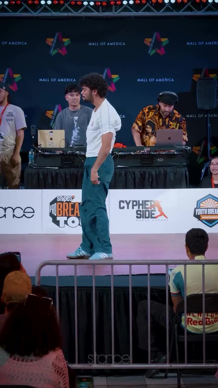 introducing powermoves to that Mall of America crowd! 💪🏽