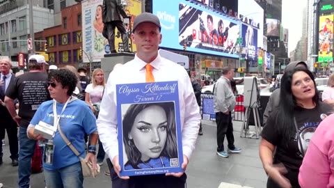 Families gather to remember fentanyl victims in Times Square