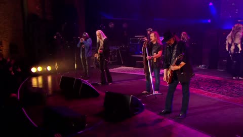 Tuesday's Gone - Lynyrd Skynyrd (live)
