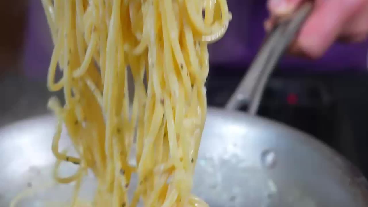 How To Make Creamy Pasta With Just 6 Ingredients