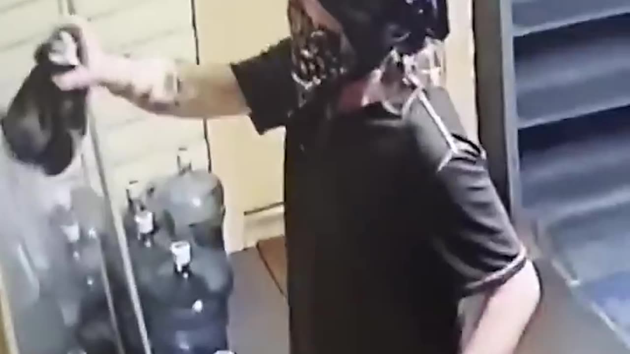 Mosques in Austin, Texas, vandalised with spray-painted symbols of the Star of David