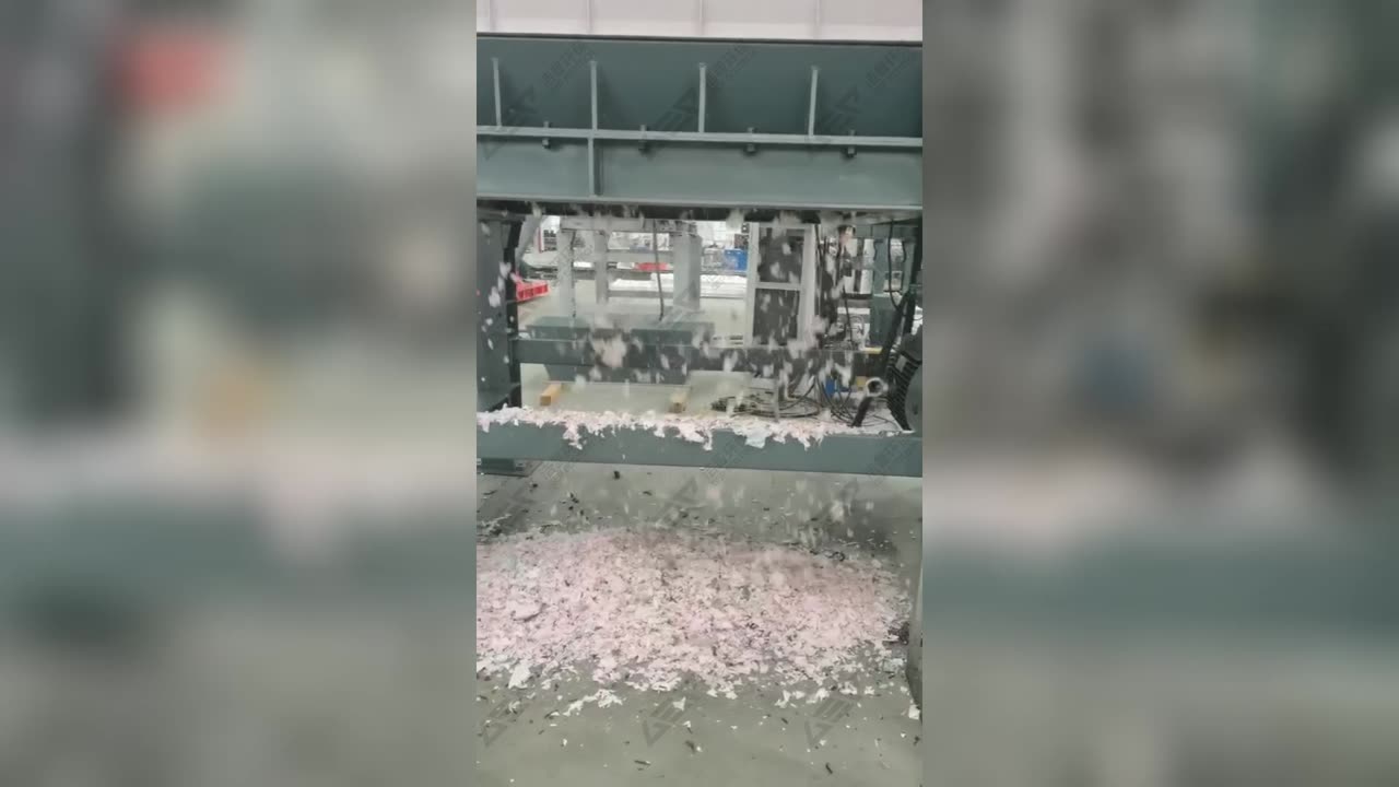 GSS80 Single-Shaft Shredder for Textile Waste!