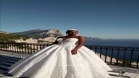 Bridal Gowns: Embrace Modern Royalty with These Chic Wedding Dresses