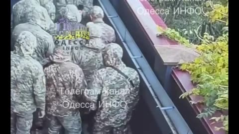 Caça ao homem (pobre)! Mobilização forçada. Os nazis juram que é tudo feito com a IA. É, é.