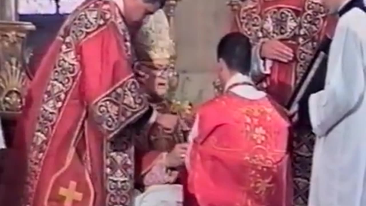 Ordenações sacerdotais na Abadia Beneditina de Fontgombault (1996)