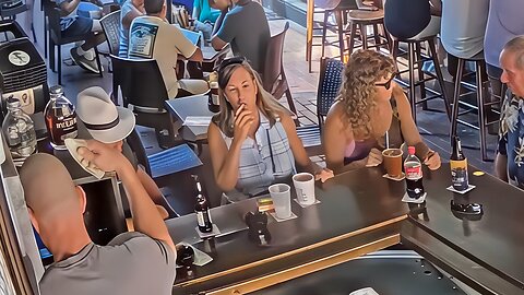 Candid Sexy Smoking Woman 698