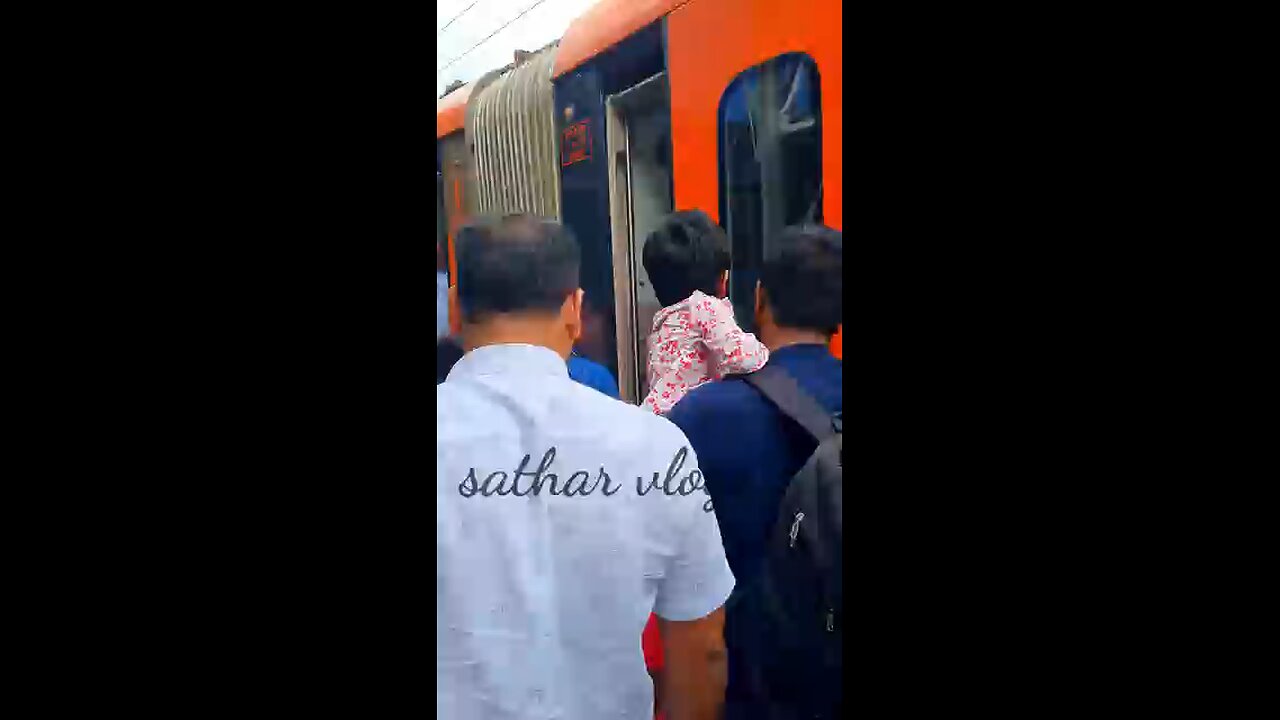 𝐊𝐎𝐂𝐇𝐈_-𝐊𝐀𝐒𝐀𝐑𝐆𝐎𝐃_വന്ദേഭാരത്_പുതിയ_രൂപത്തിലും_ഭാവത്തിലും#vandebharatexpress__#viralvideo