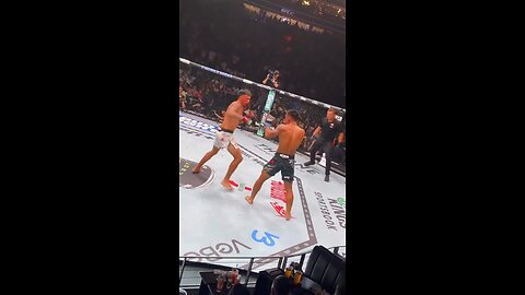 Absolutely electric! Nothing beats the roar of the crowd for a finish like that.🥊💥 #UFC