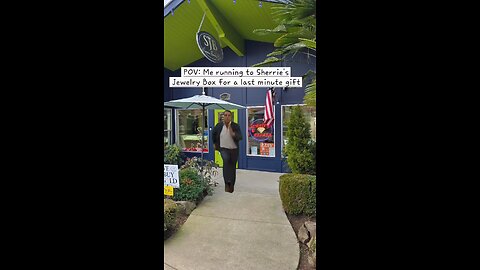 When her birthday is next month turns into it's tomorrow 🏃🔥😭