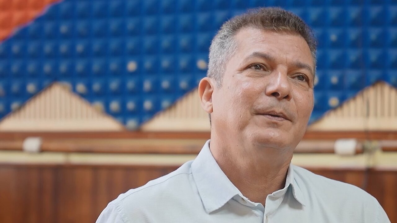 René Baños: seis voces, Fidel Castro y un sueño de cine