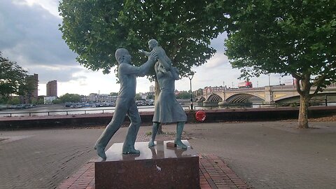 West London : near Battersea Bridge. 2025