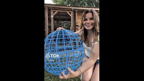 HOMESTEADING WITH CHICKENS👩‍🌾🏠⛺️🐓🐥📸IN THE BACKYARD🌾🌳⛺️🐔🐣💫