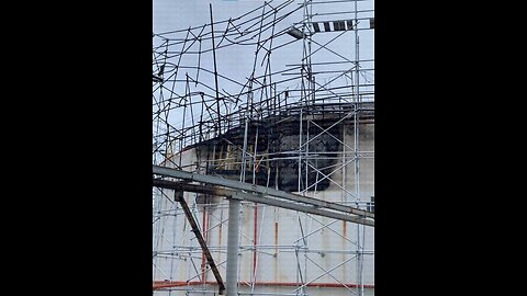 🔥 Syzran oil refinery, key unit ELOU-AVT-6 was hit and several tanks were significantly damaged.
