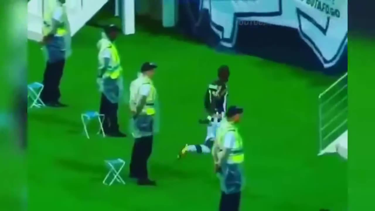 Funny Soccer Football Vines Goals Skills Fails (19)