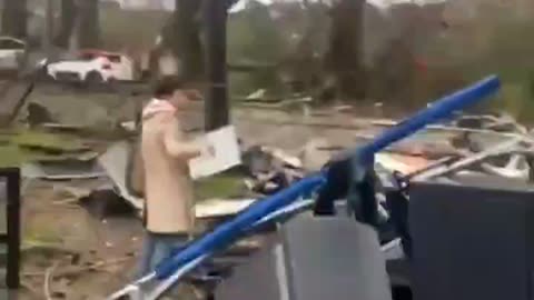 Footage of the tornado wreaking havoc in Puerto Varas