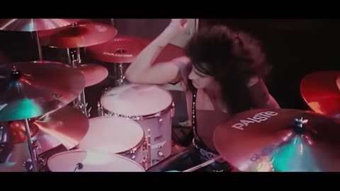 Mötley Crüe - Home Sweet Home - Featuring Dolly Parton (Official Music Video)