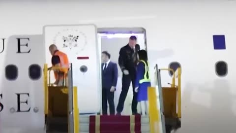French President Macron Slapped By Wife Brigitte Macron On Plane?