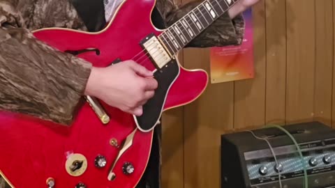 Argent hold your head up guitar example.