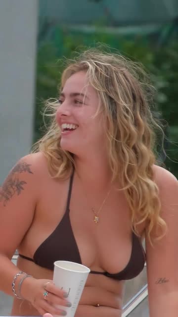 Sunshine and smiles offshore 🌊😎 #Yachts #GoodTimes #BoatSnaps