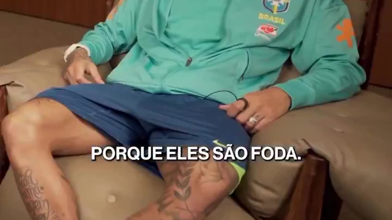 Raphinha asked by Romario if he would "beat up" an Argentine.