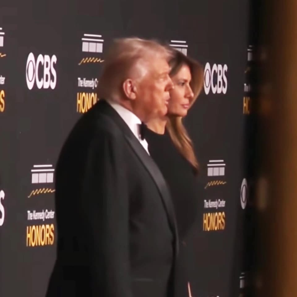 LOOK AT THAT HANDSOME PRESIDENT!!!ππΊπΈπππ