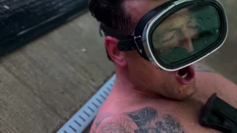 Why are you quitting? Special Operations Candidates conduct pre-dive training