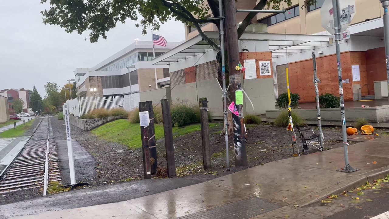 There is not a SINGLE SOUL outside of the Portland ICE facility this morning.