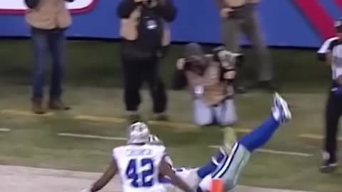 Unbelievable One-Handed Catch Seals the Game