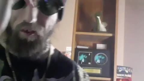 Cyraxx YouTube 05-27-25 1-Up in Delusion