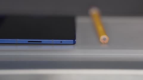 How thin is the Samsung Galaxy Z Fold 7?