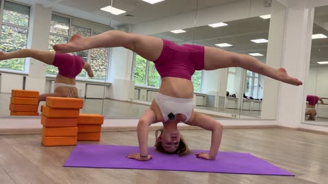 Middle Split Handstand Challenge_ Get Flexible _ Strong in 2 Minutes a Day_ (4K)