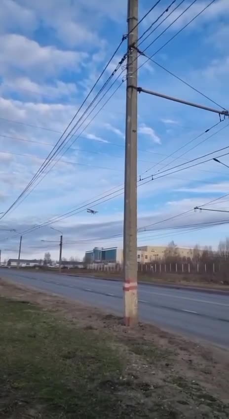 🇷🇺🇺🇦Videos of a drone striking the Saransk Fiber Optic Plant