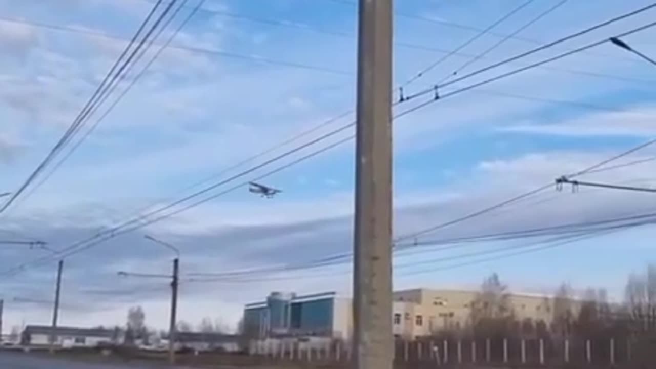 🇷🇺🇺🇦Videos of a drone striking the Saransk Fiber Optic Plant