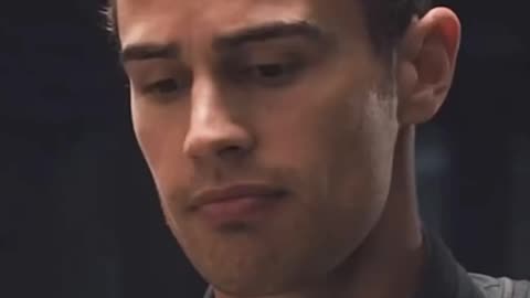 Divergent (2014 Movie)