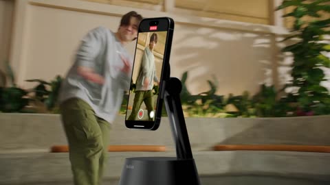 Belkin Auto-Tracking Stand Pro – Hands-Free Filming Power