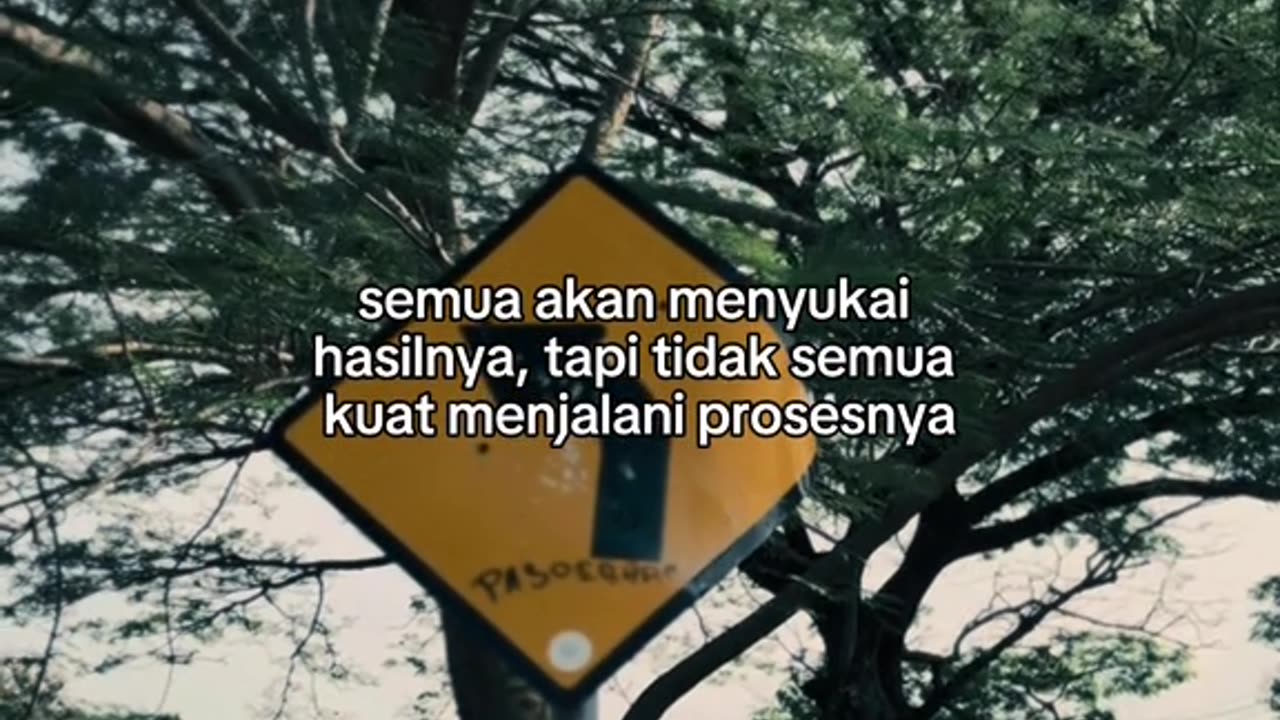 sedang mendalami peran