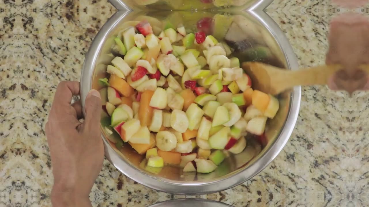 🍇 Sabiduría Frutal: Frases Inspiradoras y Receta de Ensalada de Frutas Arcoíris 🍓
