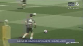 Full video of Xabi Alonso's first training session with Real Madrid today