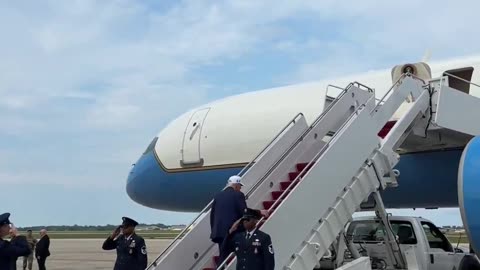 President Donald Trump departs Washington, DC en route to Bedminster, NJ