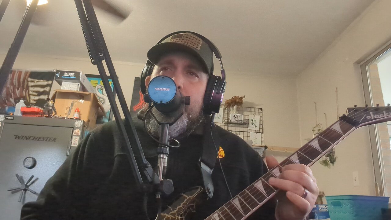 Jamming over YouTube Backing tracks