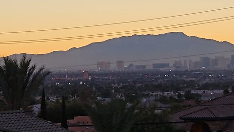 Did you SEE tonight's Las Vegas sunset? Check THIS out! 12.05.2025 #follow #lasvegas #travel #gaming