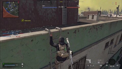 Warzone: Climb that ladder quietly!