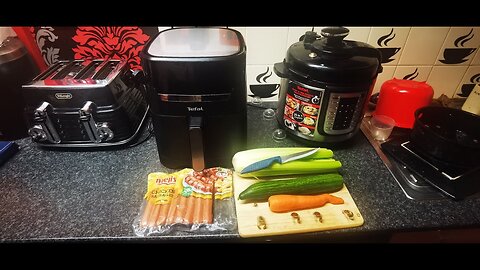 ALIEXPRESS CHINA NO FEAR 😨 WHEN THE KNIFE 🔪 IS NEAR WITH STEEL FINGER GUARD 💂‍♂️CUTTING FOOD TO EAT🥰