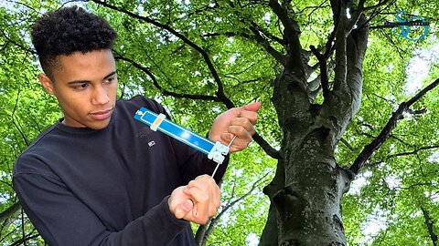 Abbracciare un Albero Fa Davvero Qualcosa? L'Antenna Lecher Ha la Risposta!